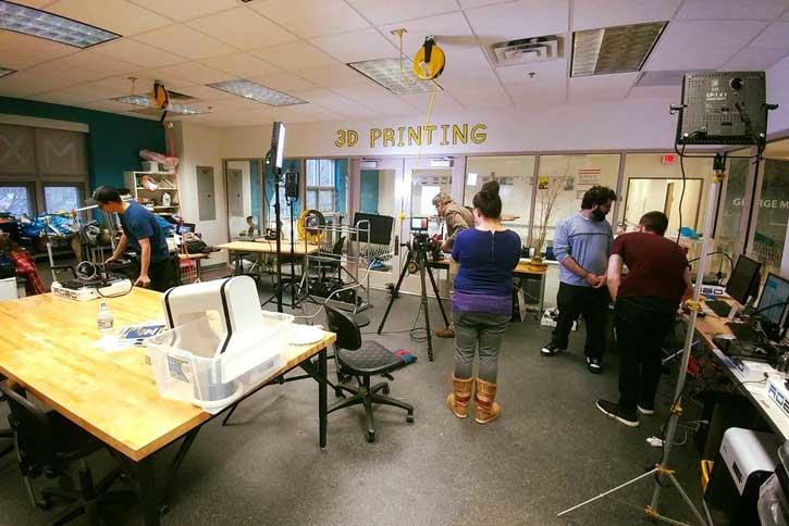 Students in our 3D printing studio at MIX@Innovation